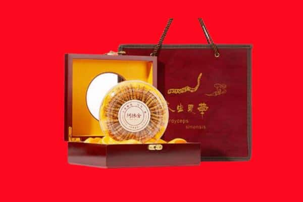 收购资讯:哈尔滨依兰回收冬虫夏草是按克吗
